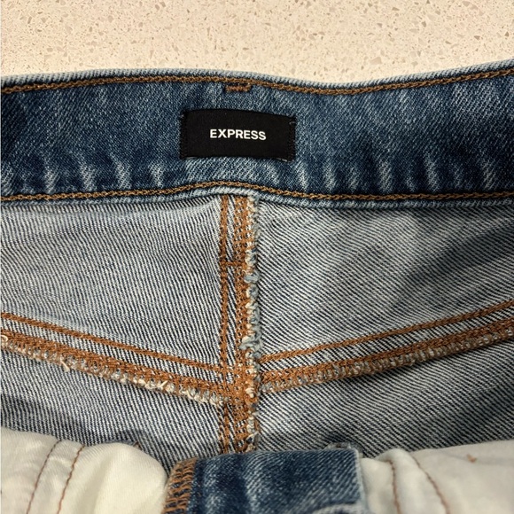 Express Blue Straight Distressed Jeans, size 8 - Picture 4 of 10